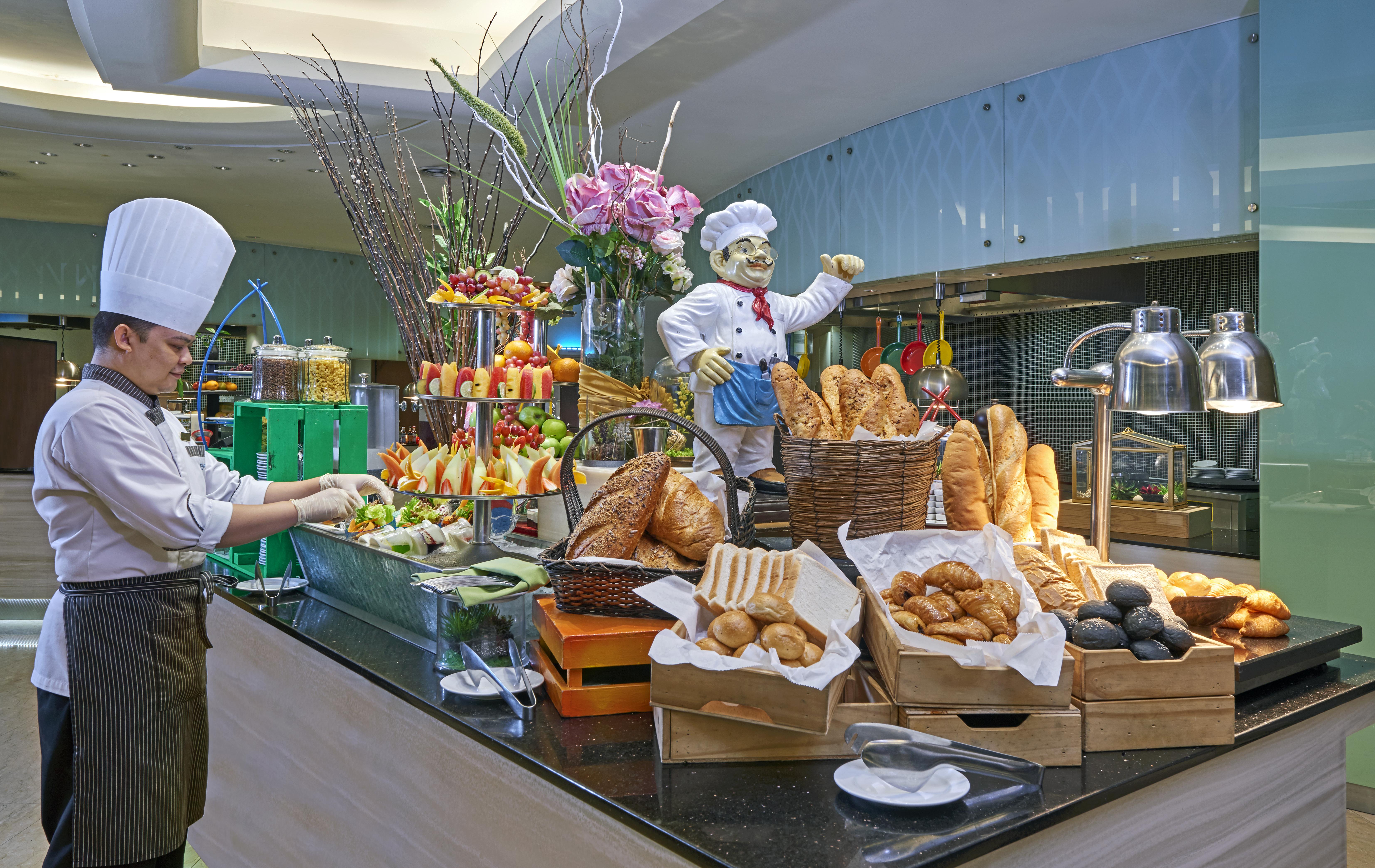 Eastin Hotel Kuala Lumpur Petaling Jaya Exterior photo A bread station at a buffet